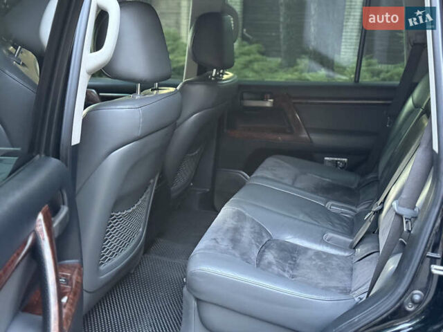 Чорний Тойота Ленд Крузер, об'ємом двигуна 4.66 л та пробігом 265 тис. км за 21500 $, фото 16 на Automoto.ua