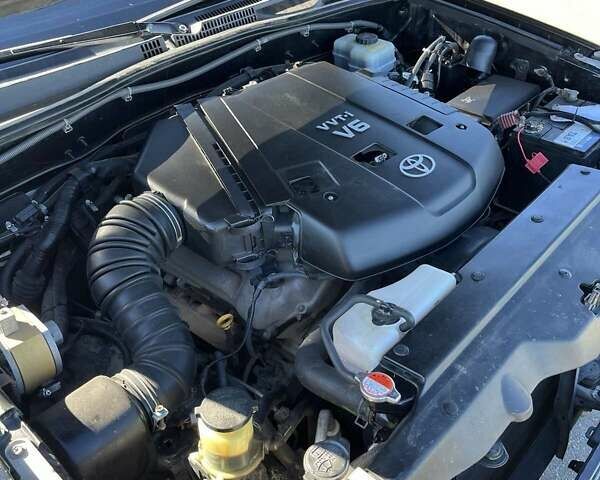 Чорний Тойота Ленд Крузер, об'ємом двигуна 4 л та пробігом 377 тис. км за 17500 $, фото 9 на Automoto.ua