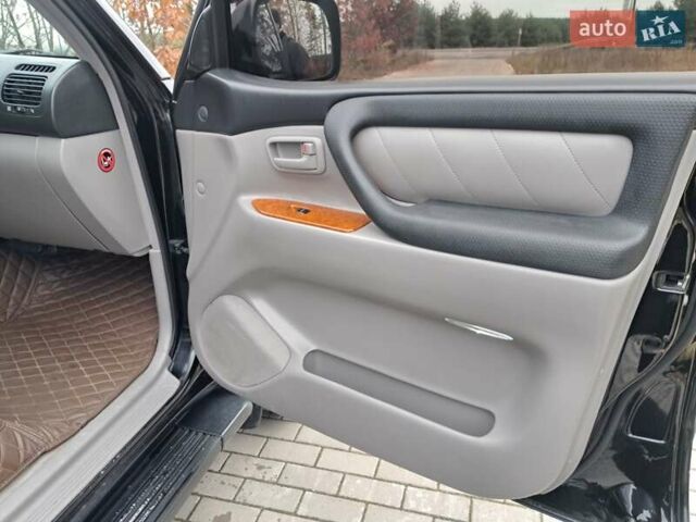 Черный Тойота Ленд Крузер, объемом двигателя 4.66 л и пробегом 337 тыс. км за 20700 $, фото 35 на Automoto.ua