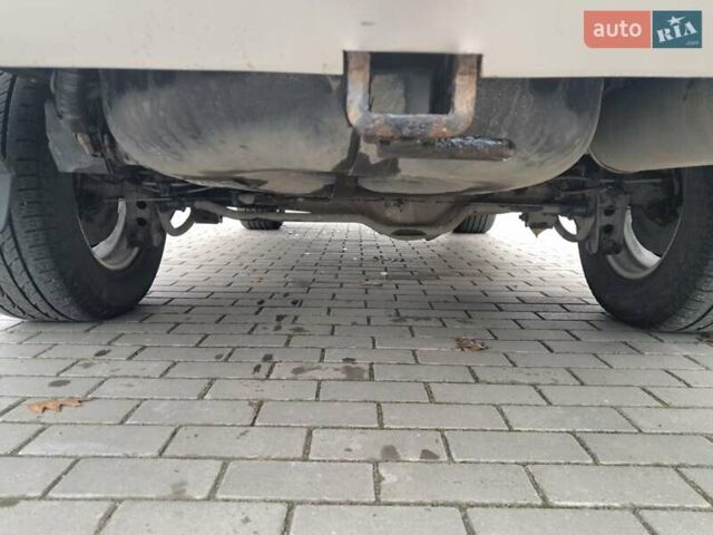 Черный Тойота Ленд Крузер, объемом двигателя 4.66 л и пробегом 337 тыс. км за 20700 $, фото 23 на Automoto.ua