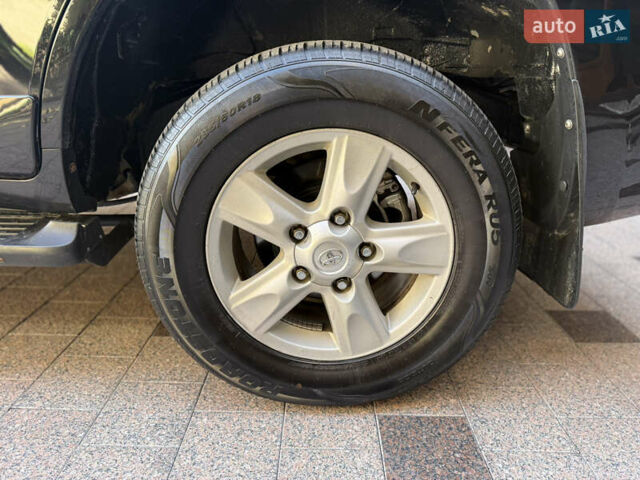 Чорний Тойота Ленд Крузер, об'ємом двигуна 4.7 л та пробігом 271 тис. км за 21900 $, фото 13 на Automoto.ua