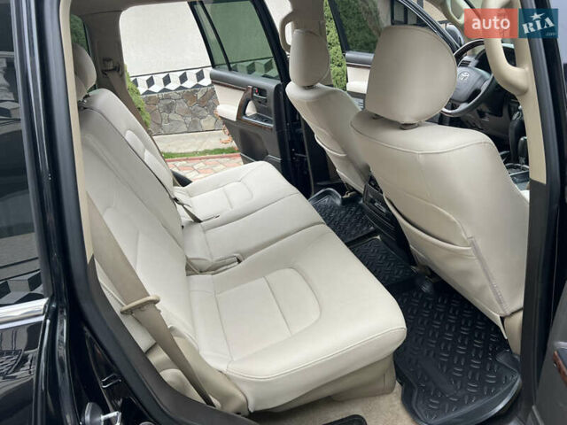 Черный Тойота Ленд Крузер, объемом двигателя 4.5 л и пробегом 297 тыс. км за 27900 $, фото 69 на Automoto.ua