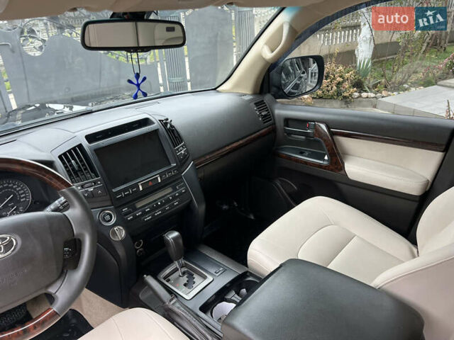 Черный Тойота Ленд Крузер, объемом двигателя 4.5 л и пробегом 297 тыс. км за 27900 $, фото 63 на Automoto.ua
