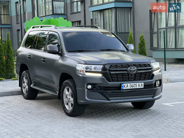 Чорний Тойота Ленд Крузер, об'ємом двигуна 4.66 л та пробігом 310 тис. км за 23900 $, фото 9 на Automoto.ua