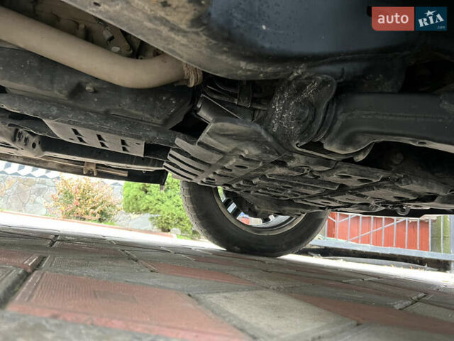 Черный Тойота Ленд Крузер, объемом двигателя 4.5 л и пробегом 297 тыс. км за 27900 $, фото 57 на Automoto.ua