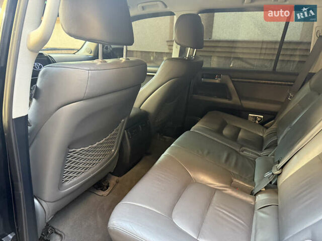 Чорний Тойота Ленд Крузер, об'ємом двигуна 4.7 л та пробігом 271 тис. км за 21900 $, фото 14 на Automoto.ua