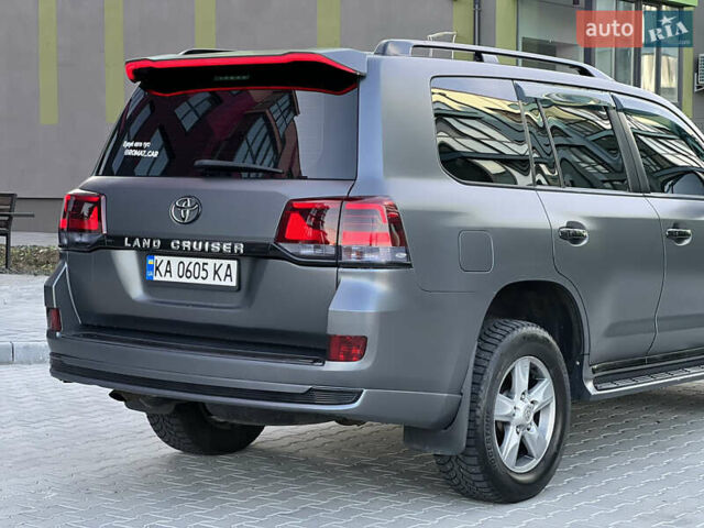 Чорний Тойота Ленд Крузер, об'ємом двигуна 4.66 л та пробігом 310 тис. км за 23900 $, фото 21 на Automoto.ua