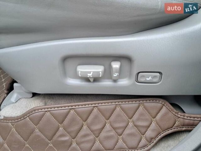 Черный Тойота Ленд Крузер, объемом двигателя 4.66 л и пробегом 337 тыс. км за 20700 $, фото 33 на Automoto.ua