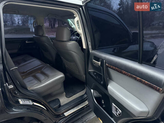 Черный Тойота Ленд Крузер, объемом двигателя 4.66 л и пробегом 315 тыс. км за 28500 $, фото 28 на Automoto.ua