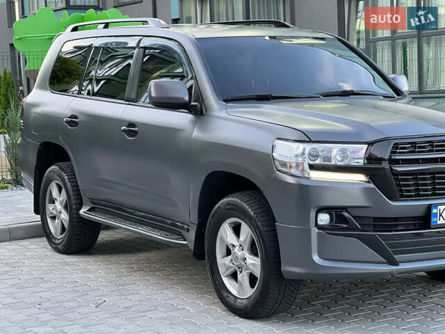Чорний Тойота Ленд Крузер, об'ємом двигуна 4.66 л та пробігом 310 тис. км за 23900 $, фото 12 на Automoto.ua