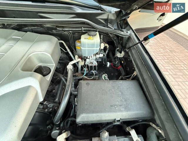 Черный Тойота Ленд Крузер, объемом двигателя 4.66 л и пробегом 245 тыс. км за 21999 $, фото 5 на Automoto.ua