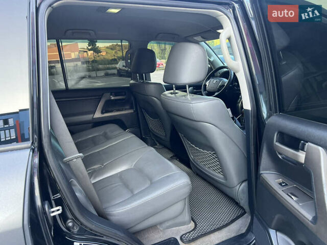 Чорний Тойота Ленд Крузер, об'ємом двигуна 4.66 л та пробігом 310 тис. км за 23900 $, фото 30 на Automoto.ua