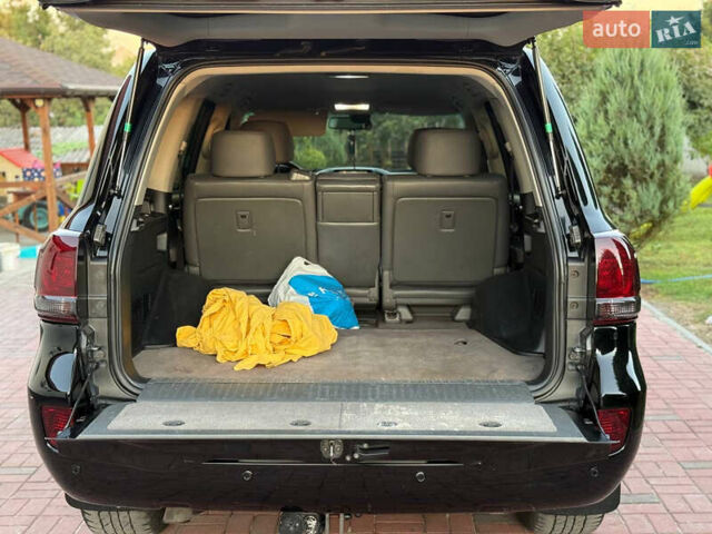 Черный Тойота Ленд Крузер, объемом двигателя 4.66 л и пробегом 245 тыс. км за 21999 $, фото 19 на Automoto.ua