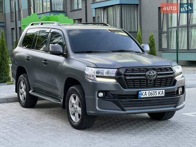 Чорний Тойота Ленд Крузер, об'ємом двигуна 4.66 л та пробігом 310 тис. км за 23900 $, фото 10 на Automoto.ua