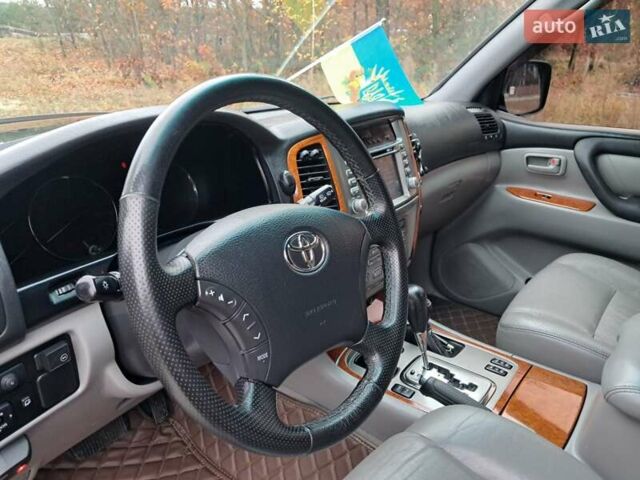 Черный Тойота Ленд Крузер, объемом двигателя 4.66 л и пробегом 337 тыс. км за 20700 $, фото 24 на Automoto.ua