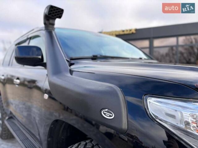 Чорний Тойота Ленд Крузер, об'ємом двигуна 4.7 л та пробігом 300 тис. км за 27999 $, фото 12 на Automoto.ua