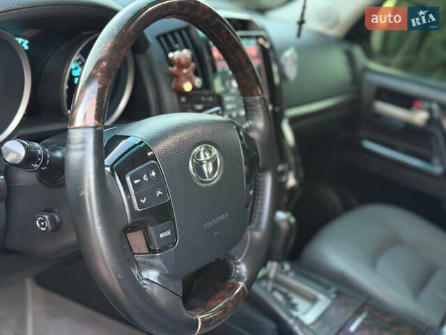 Черный Тойота Ленд Крузер, объемом двигателя 4.66 л и пробегом 245 тыс. км за 21999 $, фото 7 на Automoto.ua