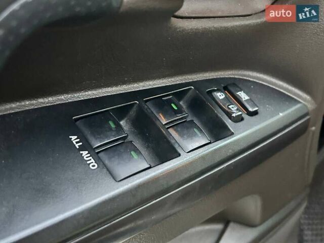 Чорний Тойота Ленд Крузер, об'ємом двигуна 4.66 л та пробігом 204 тис. км за 24300 $, фото 12 на Automoto.ua