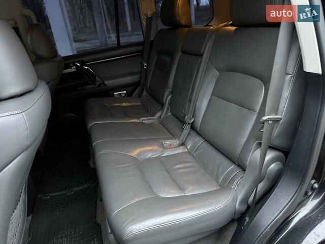 Черный Тойота Ленд Крузер, объемом двигателя 4.66 л и пробегом 315 тыс. км за 28500 $, фото 31 на Automoto.ua