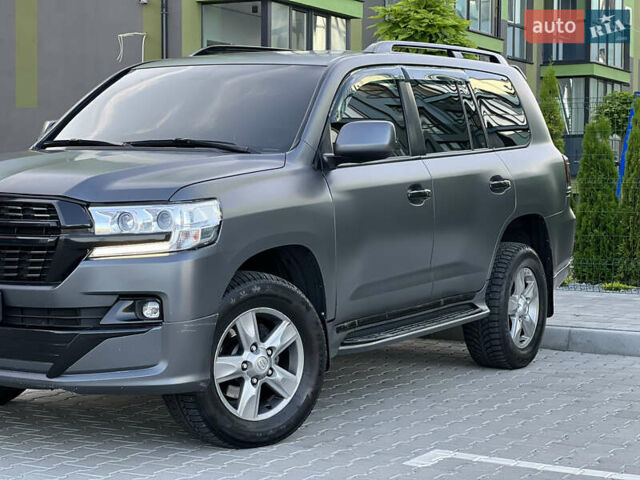 Чорний Тойота Ленд Крузер, об'ємом двигуна 4.66 л та пробігом 310 тис. км за 23900 $, фото 2 на Automoto.ua