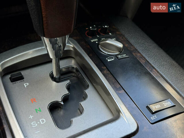 Черный Тойота Ленд Крузер, объемом двигателя 4.66 л и пробегом 329 тыс. км за 21000 $, фото 15 на Automoto.ua