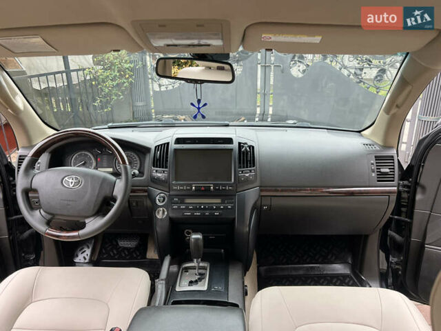 Черный Тойота Ленд Крузер, объемом двигателя 4.5 л и пробегом 297 тыс. км за 27900 $, фото 4 на Automoto.ua
