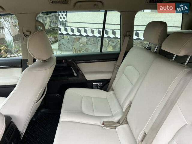 Черный Тойота Ленд Крузер, объемом двигателя 4.5 л и пробегом 297 тыс. км за 27900 $, фото 65 на Automoto.ua