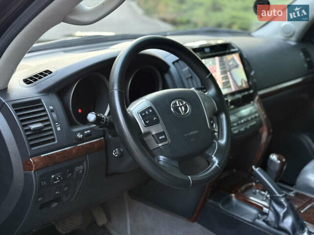 Чорний Тойота Ленд Крузер, об'ємом двигуна 4.66 л та пробігом 265 тис. км за 21500 $, фото 14 на Automoto.ua