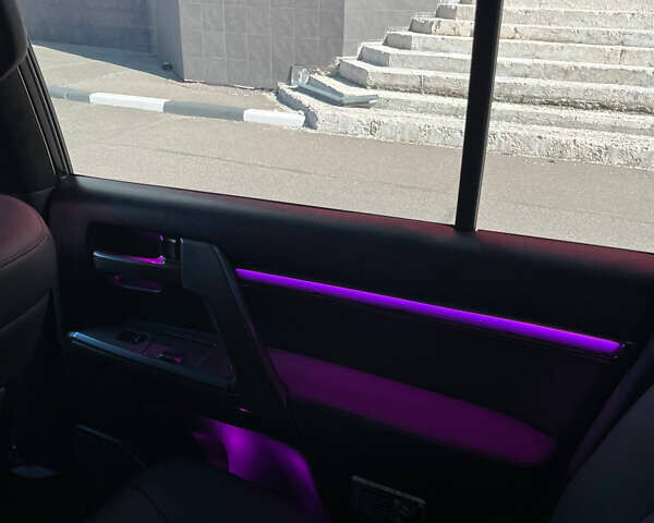 Черный Тойота Ленд Крузер, объемом двигателя 4.7 л и пробегом 220 тыс. км за 35900 $, фото 11 на Automoto.ua