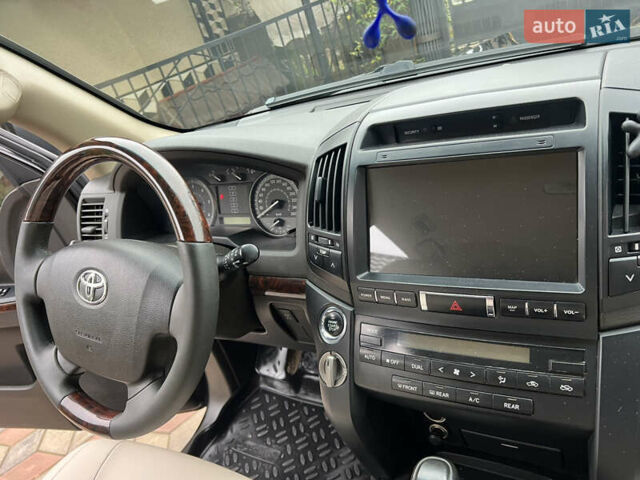 Черный Тойота Ленд Крузер, объемом двигателя 4.5 л и пробегом 297 тыс. км за 27900 $, фото 70 на Automoto.ua