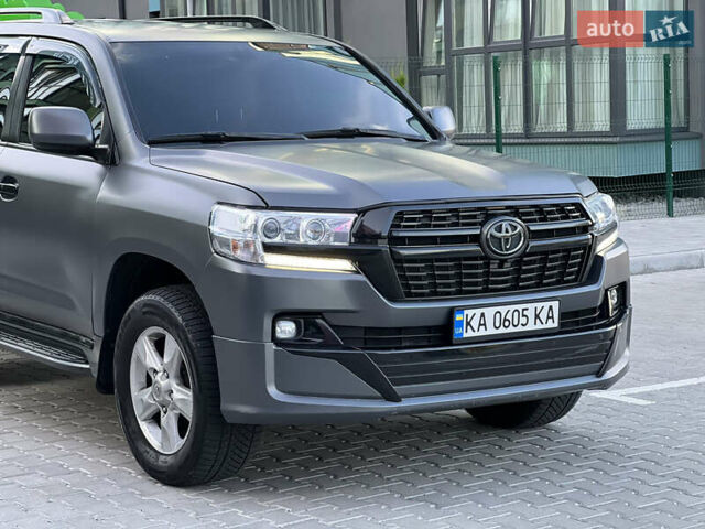 Чорний Тойота Ленд Крузер, об'ємом двигуна 4.66 л та пробігом 310 тис. км за 23900 $, фото 11 на Automoto.ua