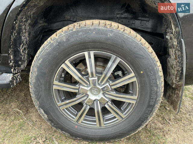 Чорний Тойота Ленд Крузер, об'ємом двигуна 4.7 л та пробігом 291 тис. км за 22800 $, фото 9 на Automoto.ua