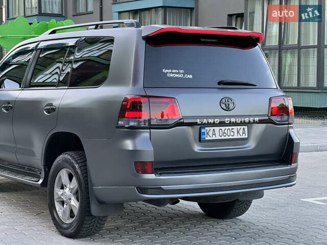 Чорний Тойота Ленд Крузер, об'ємом двигуна 4.66 л та пробігом 310 тис. км за 23900 $, фото 16 на Automoto.ua
