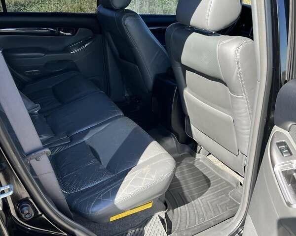 Чорний Тойота Ленд Крузер, об'ємом двигуна 4 л та пробігом 377 тис. км за 17500 $, фото 5 на Automoto.ua