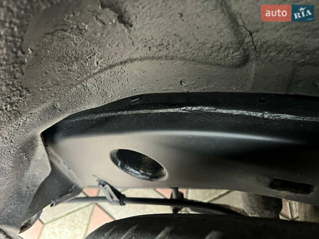 Черный Тойота Ленд Крузер, объемом двигателя 4.5 л и пробегом 297 тыс. км за 27900 $, фото 49 на Automoto.ua