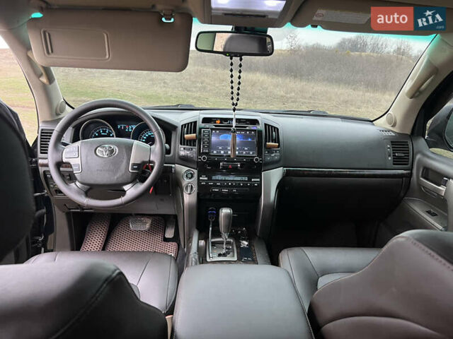 Чорний Тойота Ленд Крузер, об'ємом двигуна 4.7 л та пробігом 291 тис. км за 22800 $, фото 21 на Automoto.ua