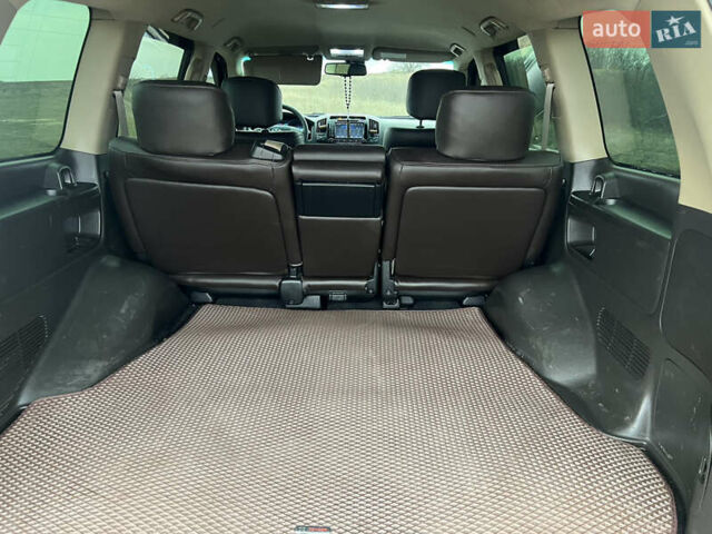 Чорний Тойота Ленд Крузер, об'ємом двигуна 4.7 л та пробігом 291 тис. км за 22800 $, фото 11 на Automoto.ua