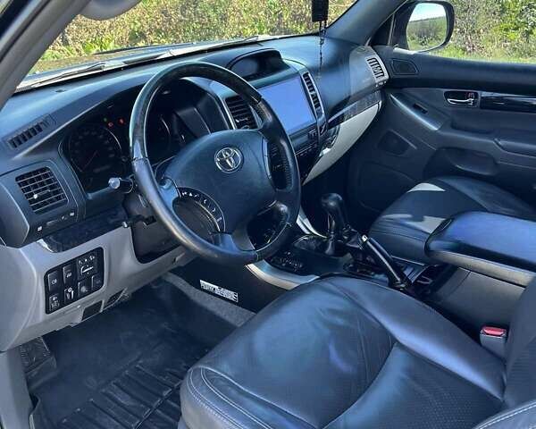 Чорний Тойота Ленд Крузер, об'ємом двигуна 4 л та пробігом 377 тис. км за 17500 $, фото 3 на Automoto.ua