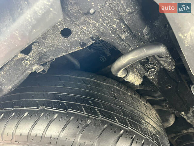 Черный Тойота Ленд Крузер, объемом двигателя 4.5 л и пробегом 297 тыс. км за 27900 $, фото 61 на Automoto.ua