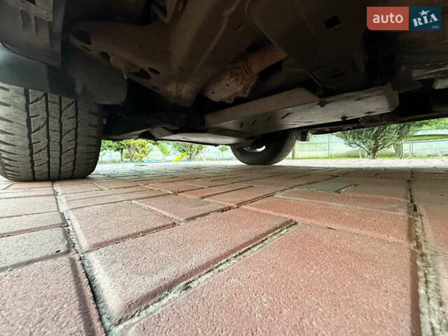 Черный Тойота Ленд Крузер, объемом двигателя 4.66 л и пробегом 245 тыс. км за 21999 $, фото 6 на Automoto.ua