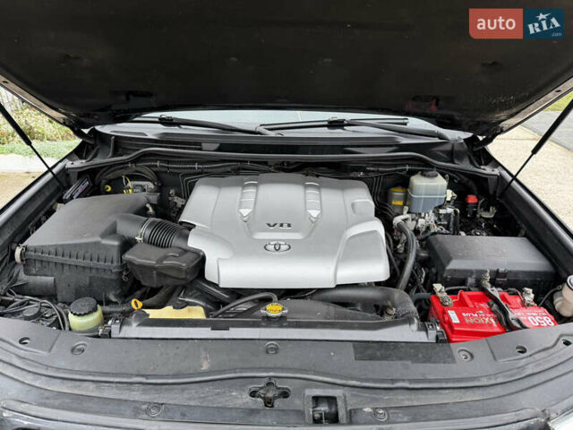 Черный Тойота Ленд Крузер, объемом двигателя 4.66 л и пробегом 355 тыс. км за 23499 $, фото 4 на Automoto.ua