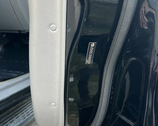 Черный Тойота Ленд Крузер, объемом двигателя 4.2 л и пробегом 336 тыс. км за 22400 $, фото 17 на Automoto.ua