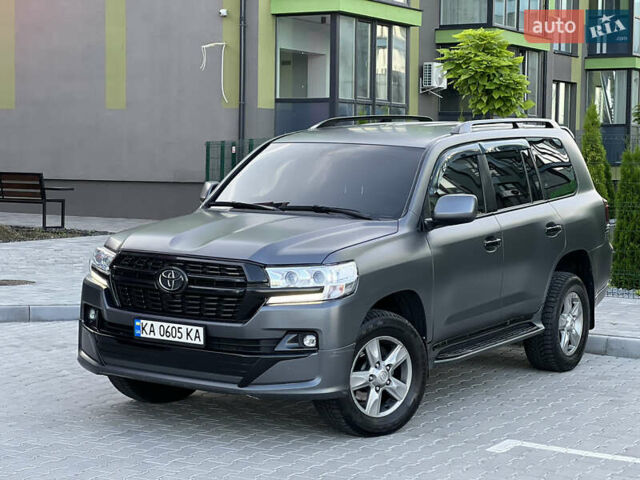 Чорний Тойота Ленд Крузер, об'ємом двигуна 4.66 л та пробігом 310 тис. км за 23900 $, фото 4 на Automoto.ua