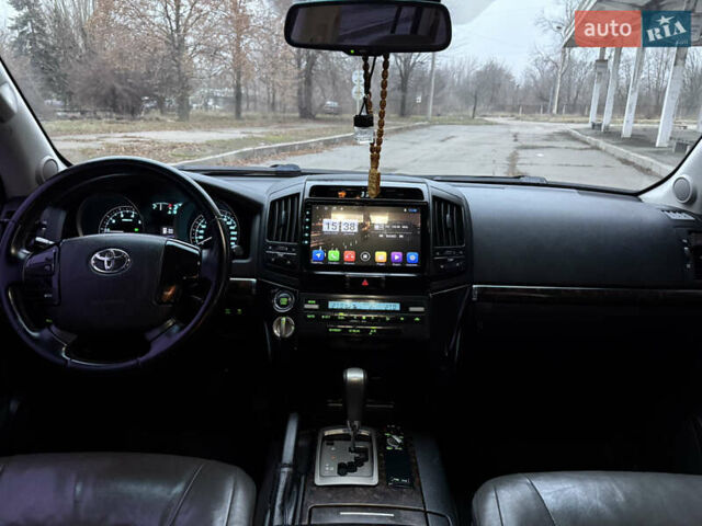Черный Тойота Ленд Крузер, объемом двигателя 4.66 л и пробегом 315 тыс. км за 28500 $, фото 30 на Automoto.ua
