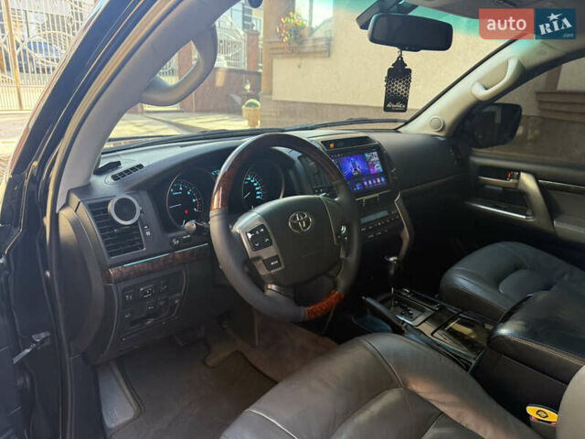 Чорний Тойота Ленд Крузер, об'ємом двигуна 4.7 л та пробігом 271 тис. км за 21900 $, фото 17 на Automoto.ua