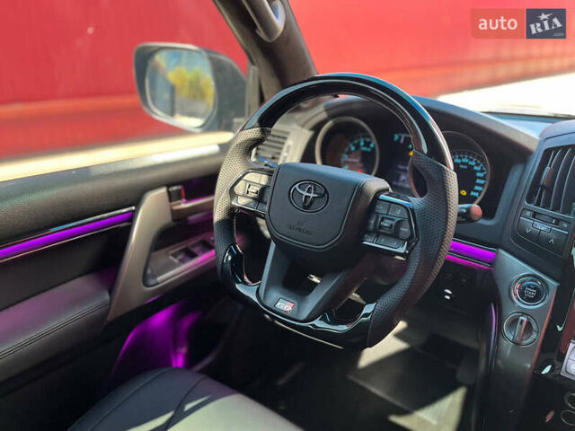 Черный Тойота Ленд Крузер, объемом двигателя 4.7 л и пробегом 220 тыс. км за 35900 $, фото 10 на Automoto.ua