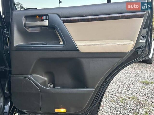 Чорний Тойота Ленд Крузер, об'ємом двигуна 4.66 л та пробігом 204 тис. км за 24300 $, фото 25 на Automoto.ua