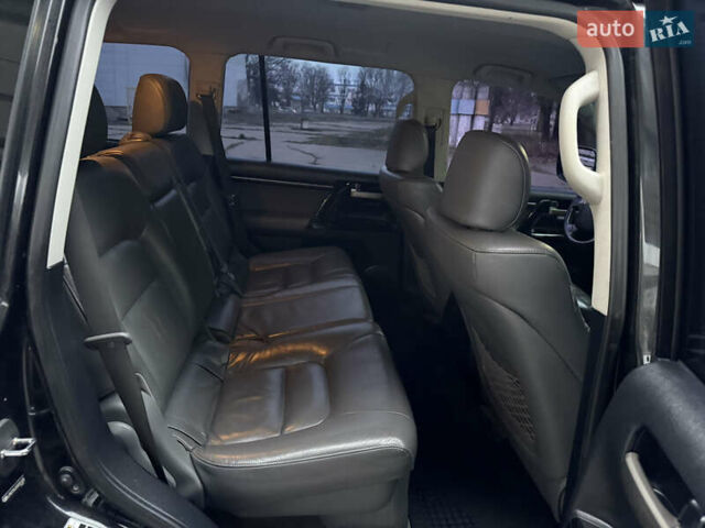 Черный Тойота Ленд Крузер, объемом двигателя 4.66 л и пробегом 315 тыс. км за 28500 $, фото 29 на Automoto.ua