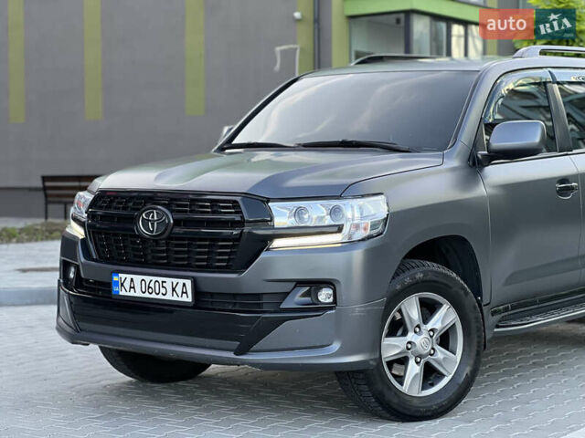 Чорний Тойота Ленд Крузер, об'ємом двигуна 4.66 л та пробігом 310 тис. км за 23900 $, фото 3 на Automoto.ua