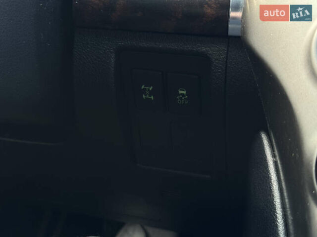Черный Тойота Ленд Крузер, объемом двигателя 4.66 л и пробегом 329 тыс. км за 21000 $, фото 16 на Automoto.ua